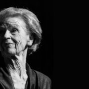 POSLEDNÉ ZBOHOM DRAHEJ MAGDE MATRTAJOVEJ S nesmiernou ľútosťou a zármutkom sme v Divadle Jozefa Gregora Tajovského prijali správu o úmrtí našej jedinečnej hereckej legendy MAGDY MATRTAJOVEJ vo veku 91 rokov. Magdaléna Matrtajová vstúpila do zvolenského divadla hneď v jeho prvej sezóne 1949/1950 ako 16-ročná a ostala v ňom celý svoj život. Jej talent zažilo niekoľko generácií divákov v takmer 200 postavách najrozličnejších žánrov. Na javisku vedela byť elegantná aj koketná, zvodná aj hanblivá, nežná aj dojímavá, noblesná aj pokorná. K jej profilovým postavám ostatných rokov patrila postava Daisy Werthanovej, ktorú excelentne stvárnila v inscenácii Šofér slečny Daisy. Účinkovala tiež vo filmoch a na rozhlasových vlnách. Za svoj prínos získala Cenu Mesta Zvolen, Cenu Kvet kultúry a umenia BBSK, Cenu Čestný Motýľ DJGT a v minulom roku pribudla za jej účasti pred divadlom aj pamätná dlaždica s jej menom.