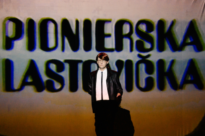 Tomáš Dianiška: ATÓMOVÉ MAČA Tomáš Dianiška: ATÓMOVÉ MAČA